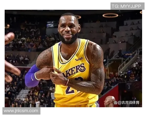 单场扔进8记三分球!三分命中率46%神射手,湖人是怎么失去你的? 单场扔进8记三分球!三分命中率46%神射手,湖人是怎么失去你的?