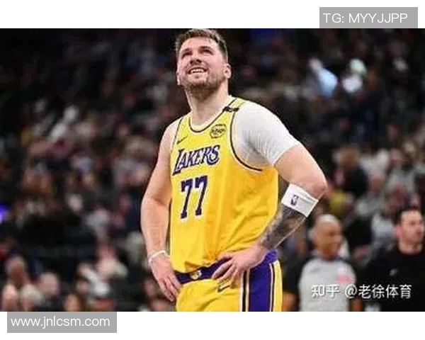 卢卡·东契奇全明星赛后有望复出,湖人队保持谨慎处置腿筋伤势 卢卡·东契奇全明星赛后有望复出,湖人队保持谨慎处置腿筋伤势